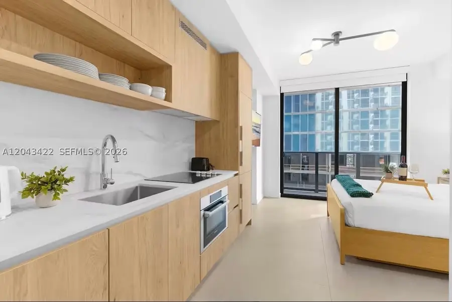 11 NE 6th #1606, Miami, FL 33132 - #2