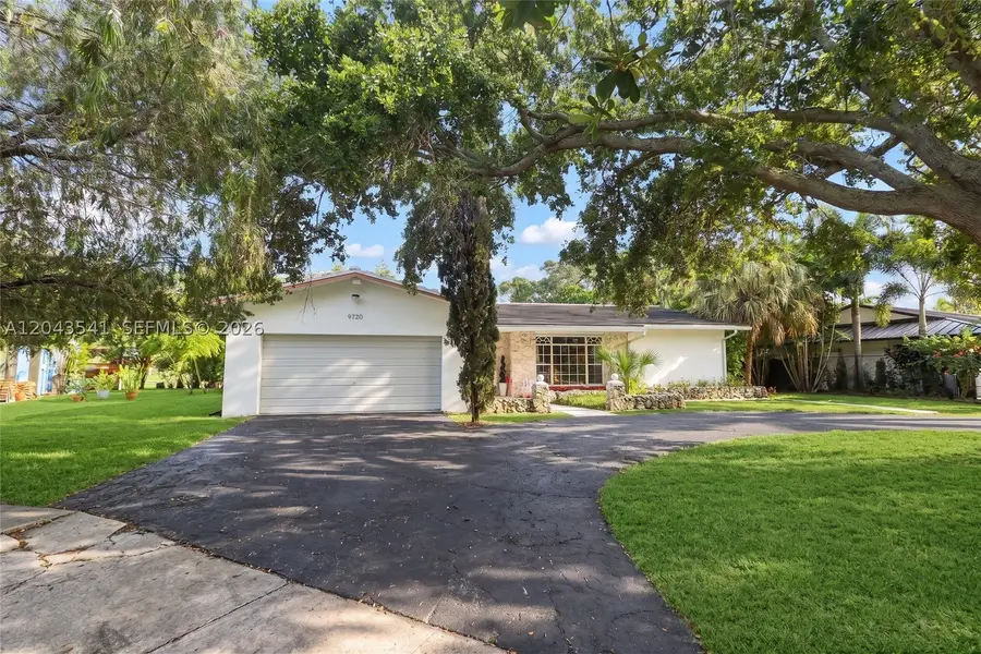9720 Palmetto Club Ln W, Miami, FL 33157 - #2