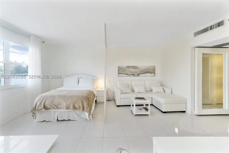 100 Lincoln #306, Miami Beach, FL 33139 - #2