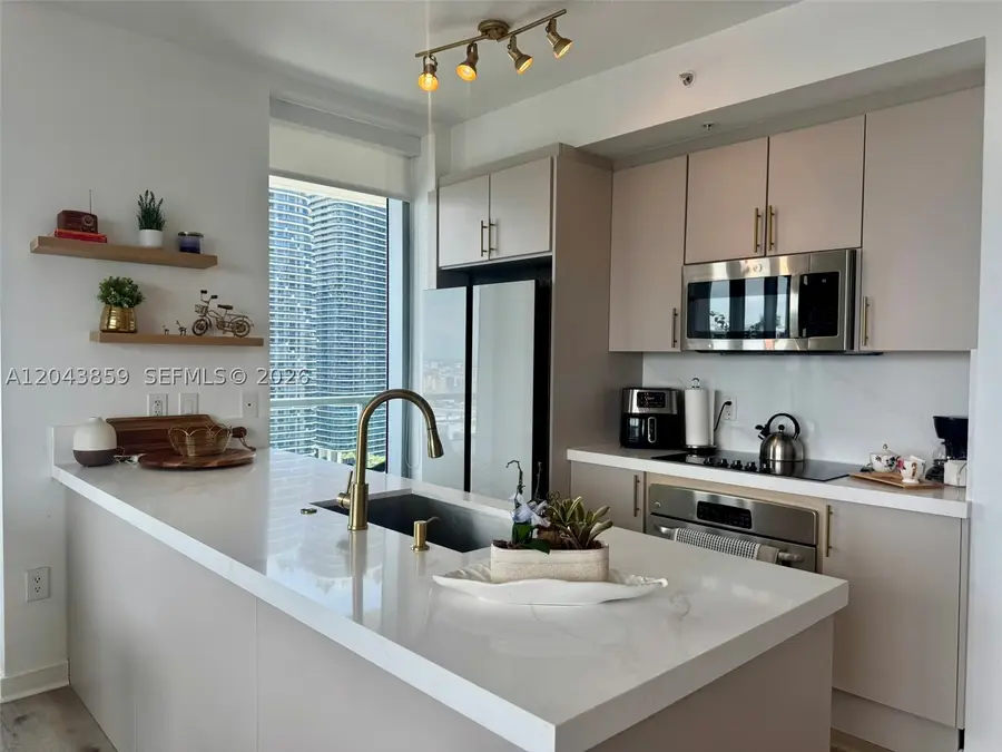 1111 SW 1st #3225, Miami, FL 33130 - #2