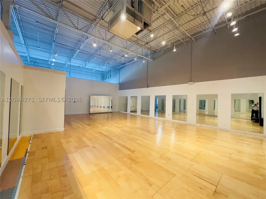 Confidential, North Miami Beach, FL 33160 - #2