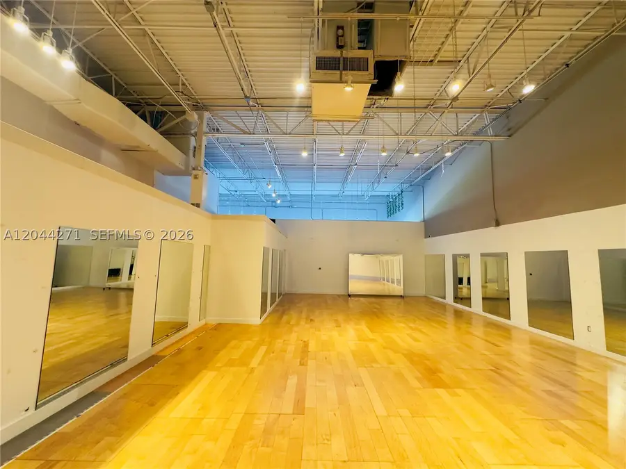 Confidential, North Miami Beach, FL 33160 - #3