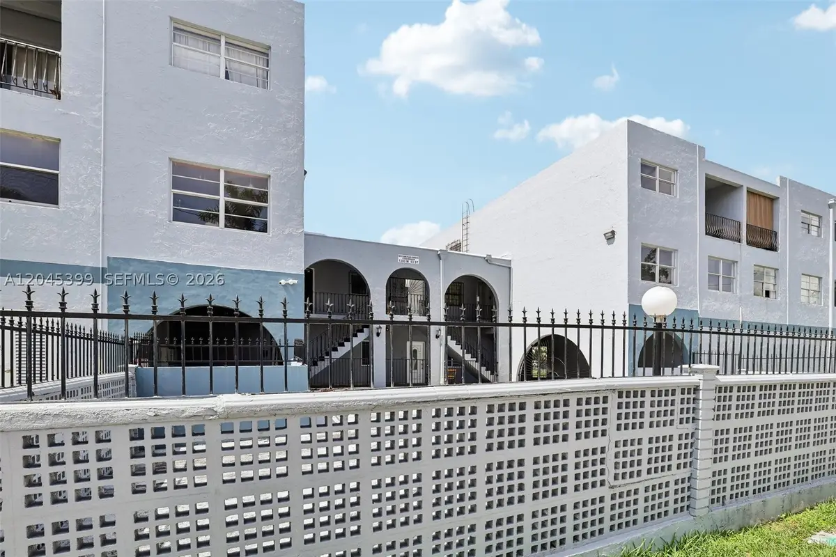1300 W 53rd #25, Hialeah, FL 33012 - #1