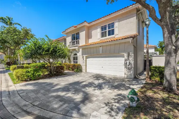 1549 Shoreline, Hollywood, FL 33019