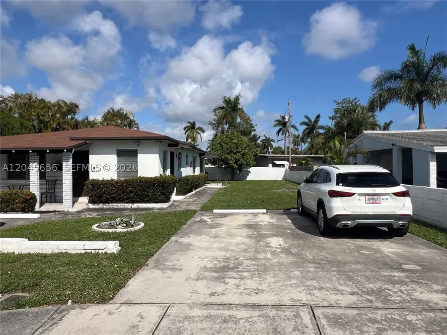 809 NE 2nd St Unit 1-2, Hallandale, FL 33009 - #3
