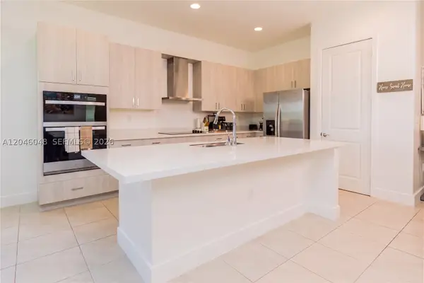 5261 Lamone, Miami, FL 33142