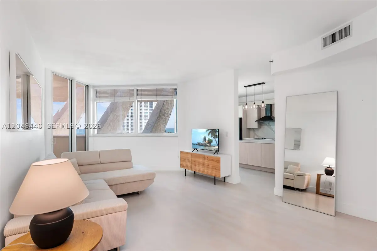 300 S Pointe #907, Miami Beach, FL 33139 - #1