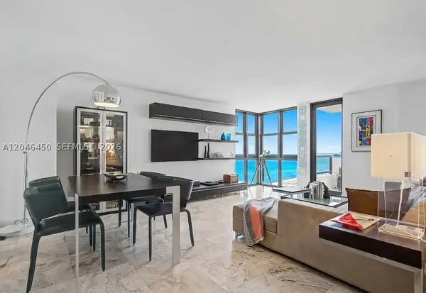 2555 Collins #1814, Miami Beach, FL 33140
