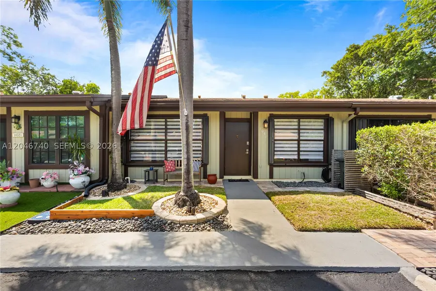10311 Laurel, Pembroke Pines, FL 33026 - #2