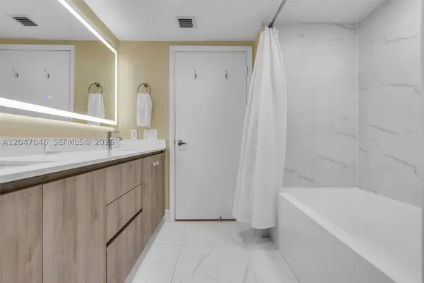 41 SE 5th #908, Miami, FL 33131