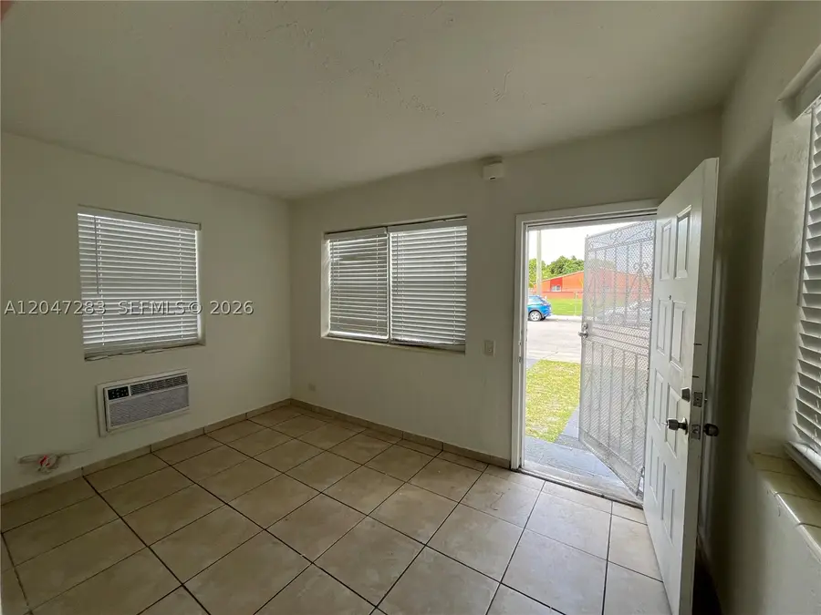 733 NW 4th, Miami, FL 33136 - #3