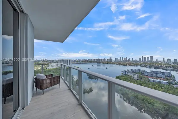 16385 Biscayne #2707, North Miami Beach, FL 33160