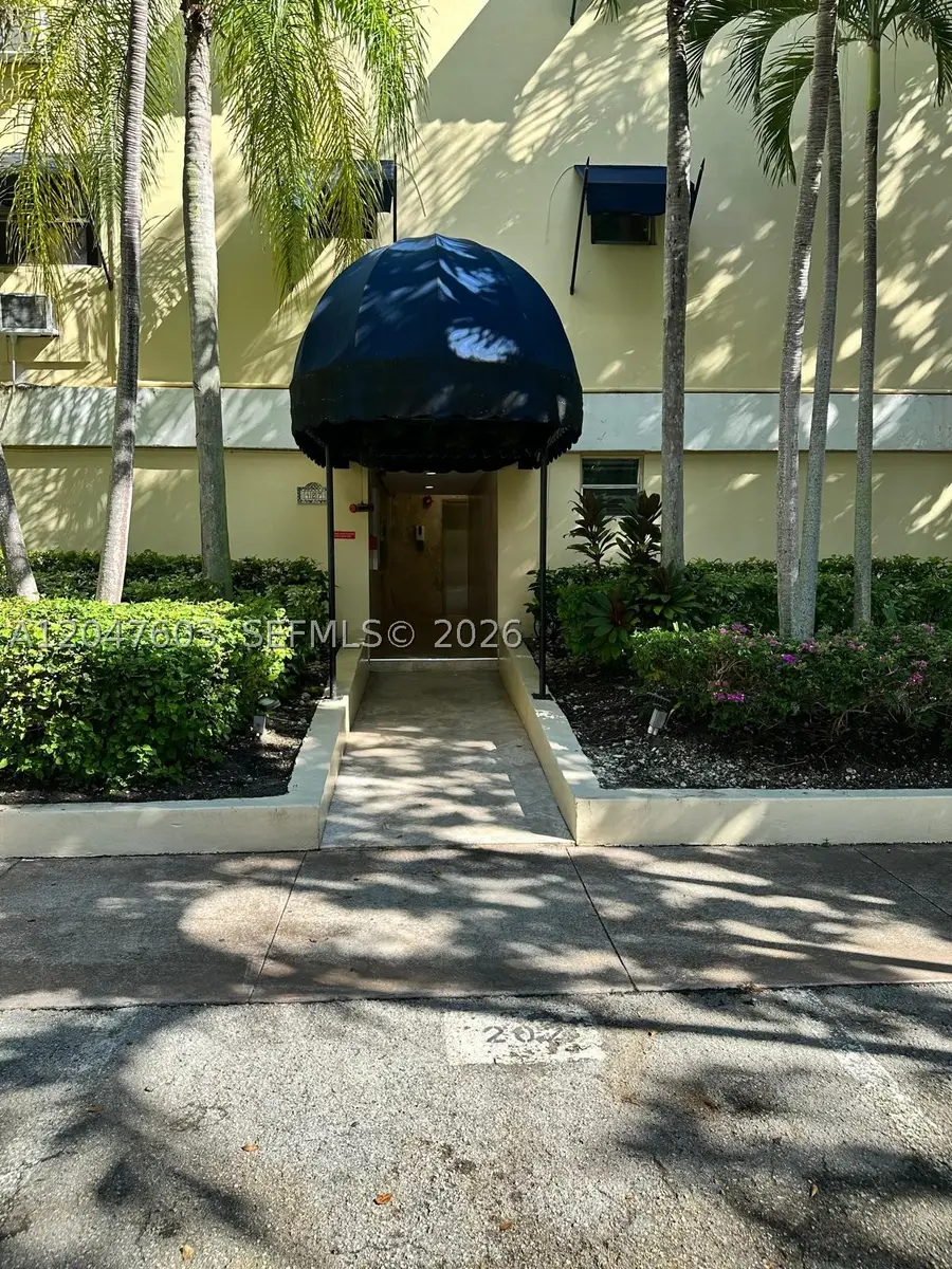 427 Santander #205, Coral Gables, FL 33134 - #2