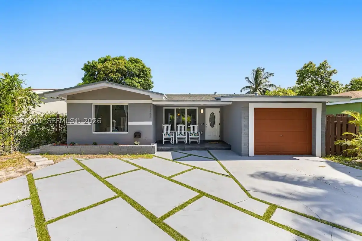 1240 NE 159th, North Miami Beach, FL 33162 - #1
