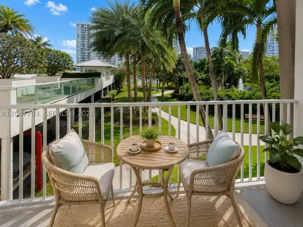 2801 NE 183rd #208W, Aventura, FL 33160