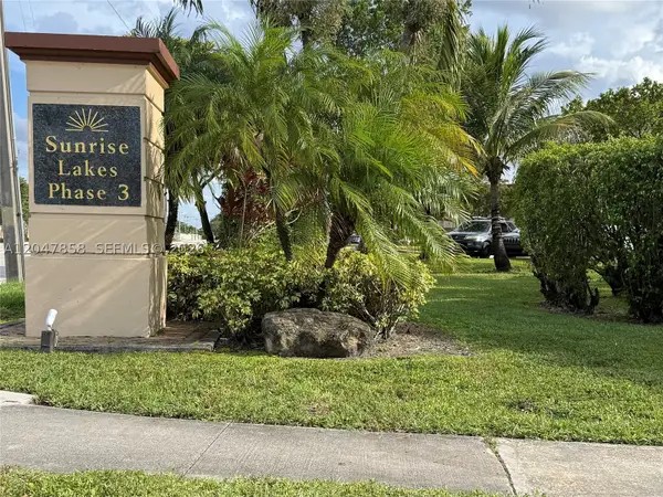 9101 Sunrise Lakes #215, Sunrise, FL 33322