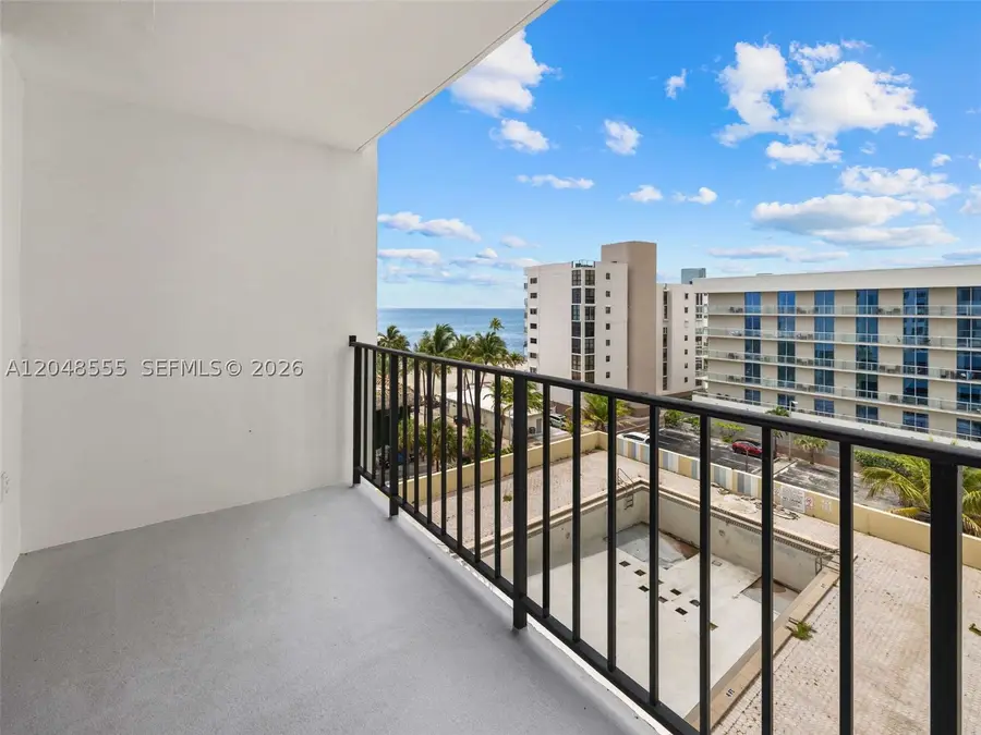 322 SE Buchanan #703, Hollywood, FL 33019 - #2