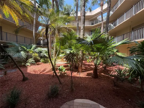 8625 NW 8th #420, Miami, FL 33126