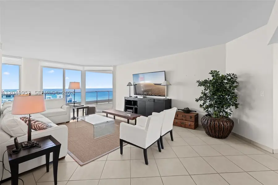 5025 Collins #1707, Miami Beach, FL 33140 - #3