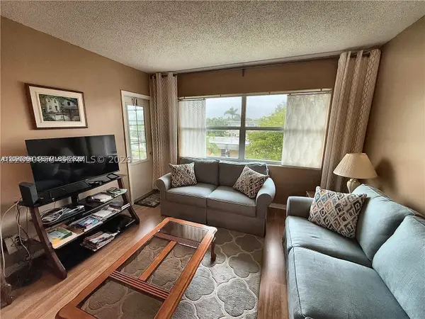 4441 NW 16th #J308, Lauderhill, FL 33313
