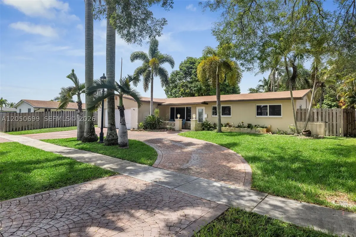 8431 Pasadena, Pembroke Pines, FL 33024 - #1