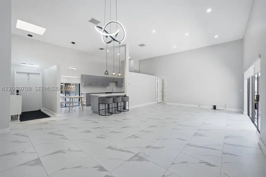 605 Leslie, Hallandale, FL 33009 - #2