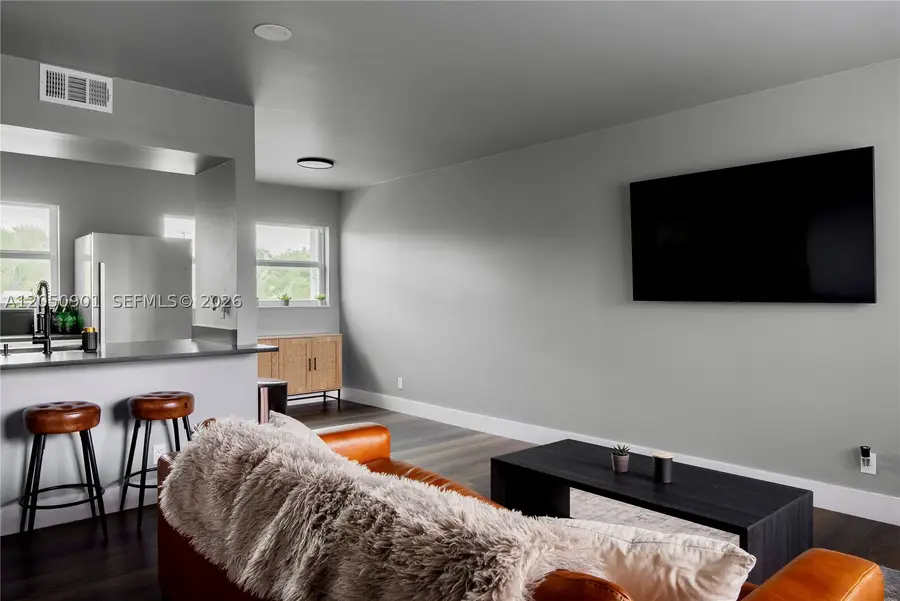 609 NE 13th #302, Fort Lauderdale, FL 33304 - #3