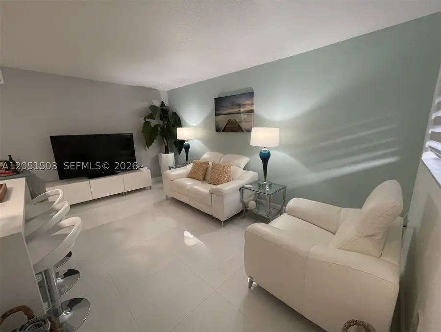 335 Collins #203, Miami Beach, FL 33139 - #3