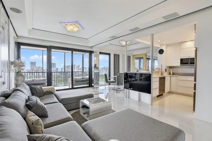 20335 W Country Club #PH4, Aventura, FL 33180 - #2