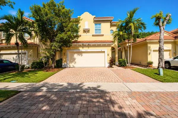 1030 NE 37th, Homestead, FL 33033