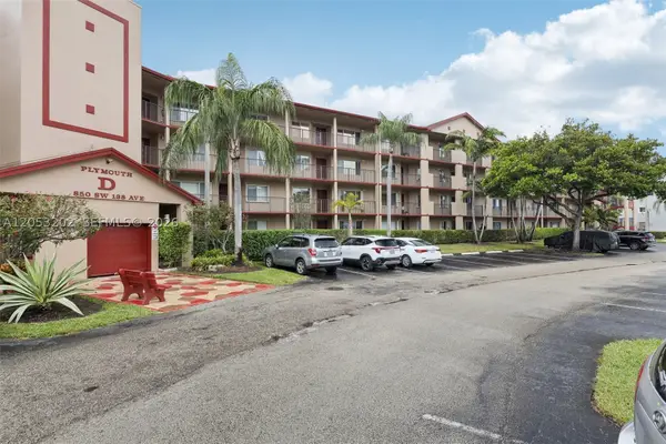 850 SW 138th #208D, Pembroke Pines, FL 33027