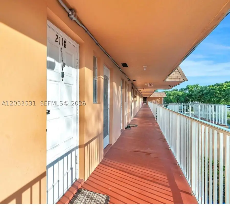 19105 NE 2nd #2118, Miami, FL 33179 - #3