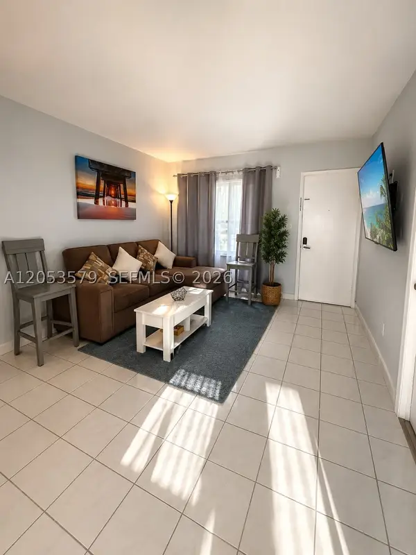 8615 NW 8th #414, Miami, FL 33126