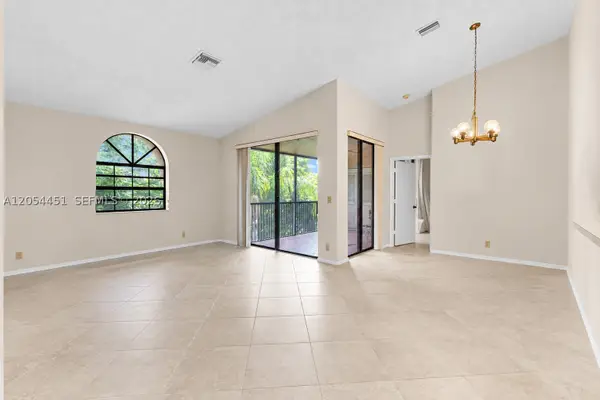 10690 NW 14th #128, Plantation, FL 33322