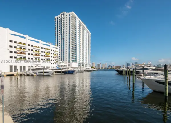 17301 Biscayne #1609, North Miami Beach, FL 33160