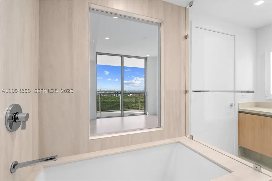 2411 Laguna #1604, North Miami, FL 33181 - #3
