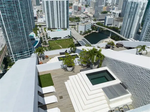 88 SW 7th #PH 4303, Miami, FL 33130