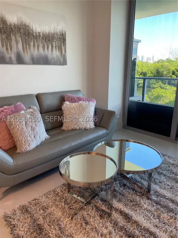16385 Biscayne #316, North Miami Beach, FL 33160