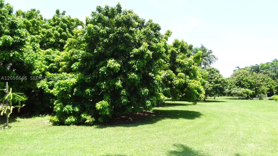 4 Av NE 152, Biscayne Park, FL 33162 - #3