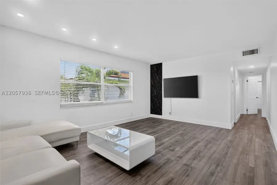 2100 Diana #310, Hallandale, FL 33009 - #2