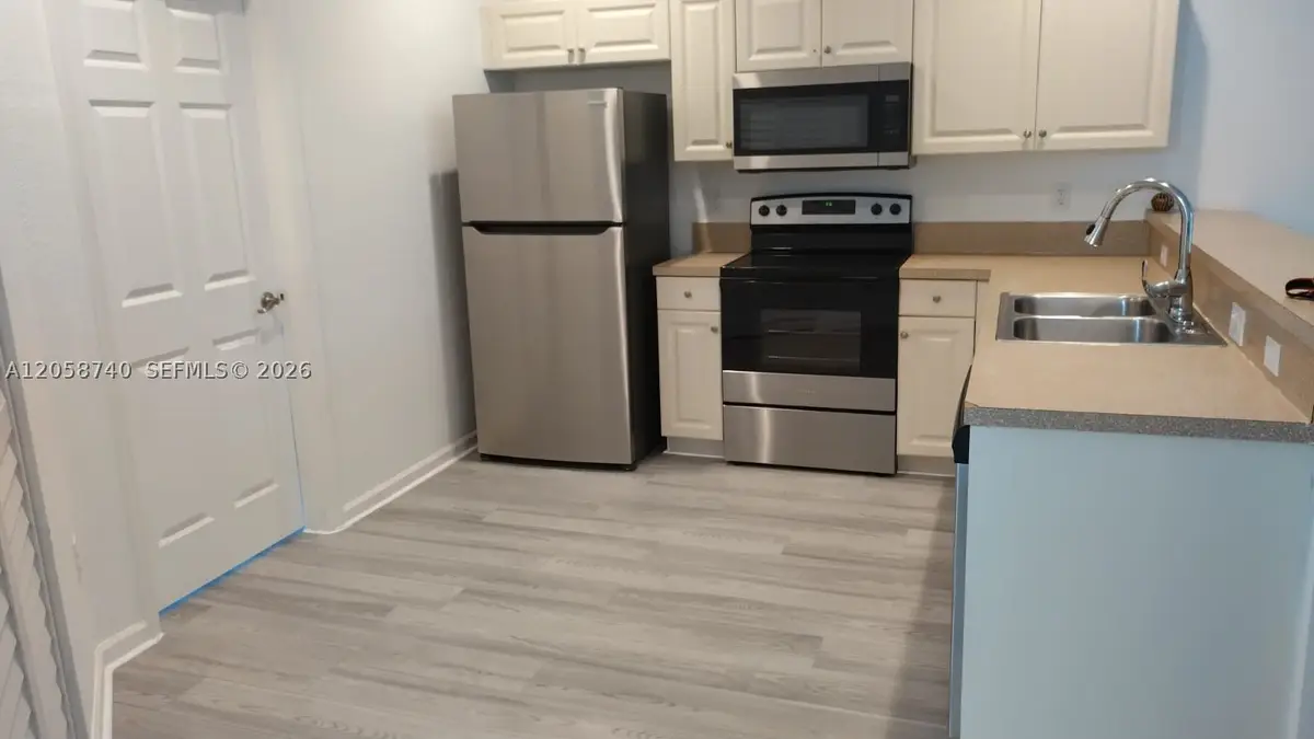 1960 Freeport #1960, Riviera Beach, FL 33404 - #1