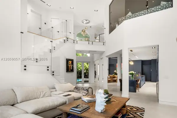4027 194th, Sunny Isles Beach, FL 33160+Den