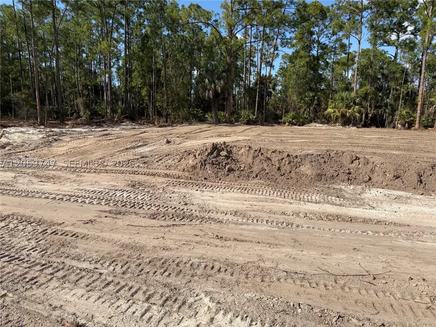 1305 E 11, Lehigh Acres, FL 33972 - #3