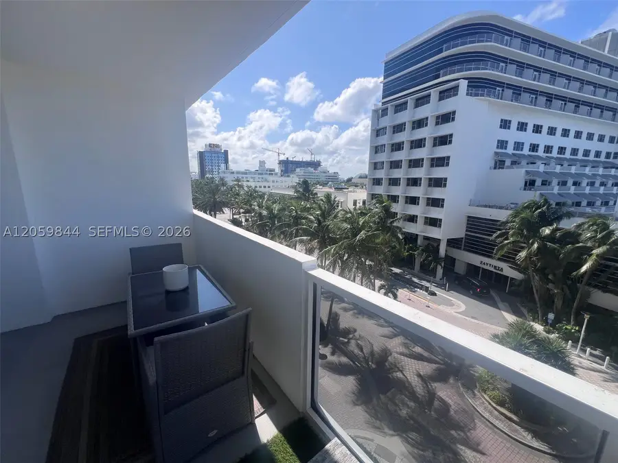 100 Lincoln #537, Miami Beach, FL 33139 - #2