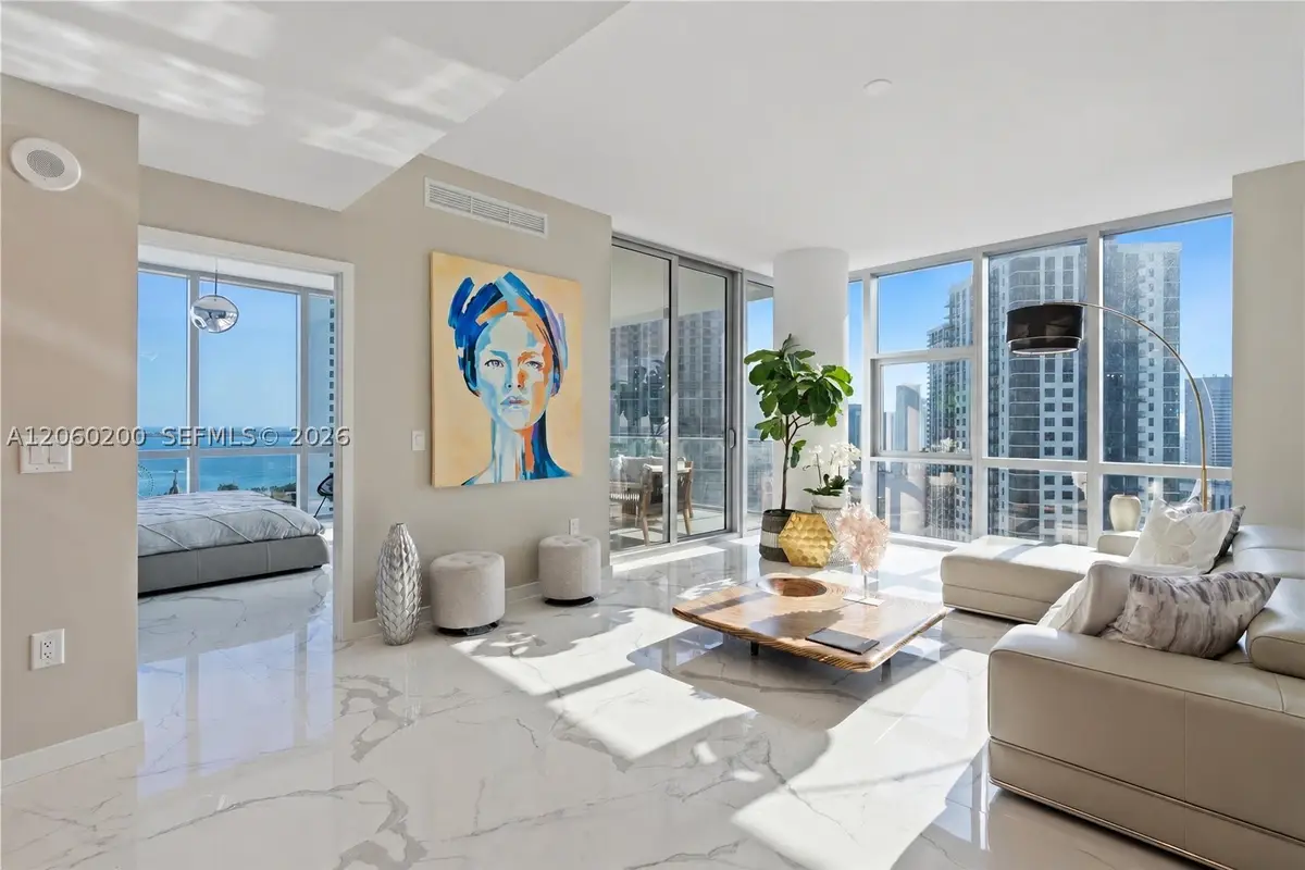 851 NE 1st #2911, Miami, FL 33132 - #1