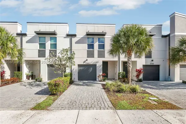 1761 Lindley, West Palm Beach, FL 33407