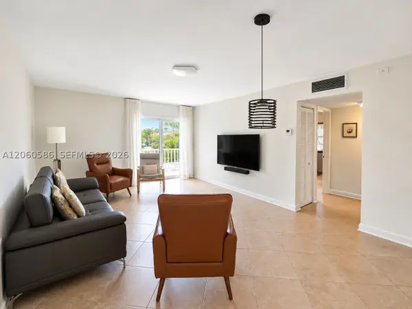 9651 SW 77th #206E, Miami, FL 33156