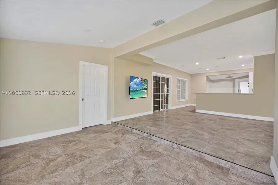 818 NE 3rd, Hallandale, FL 33009 - #2