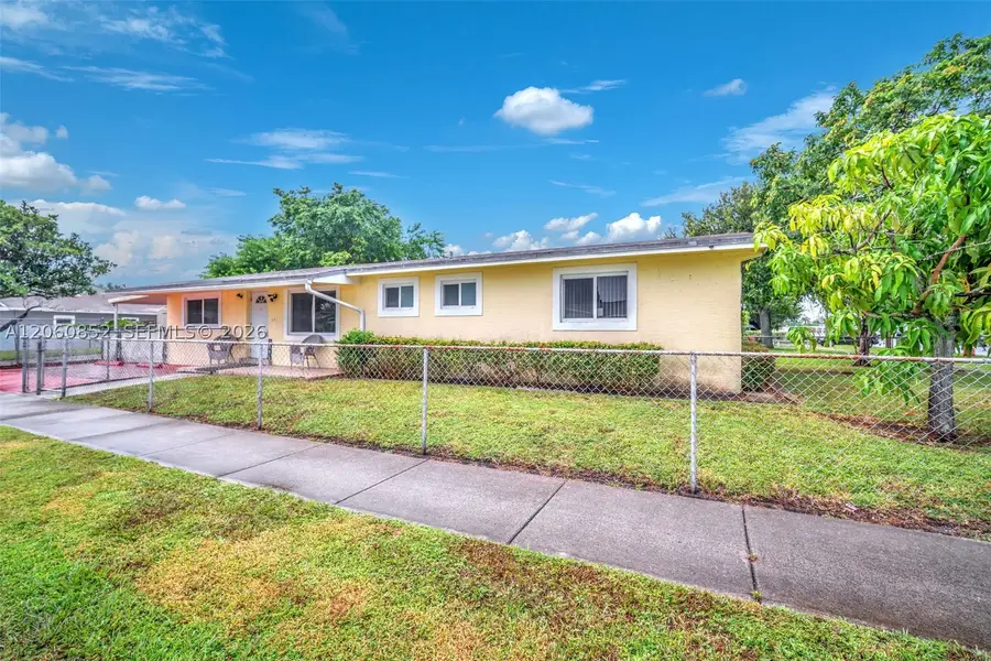 2301 SW 48th, West Park, FL 33023 - #2