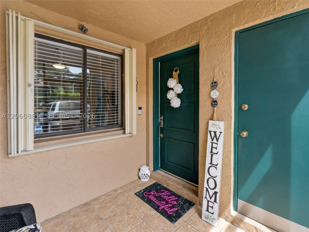 205 Lakeview #103, Weston, FL 33326 - #1